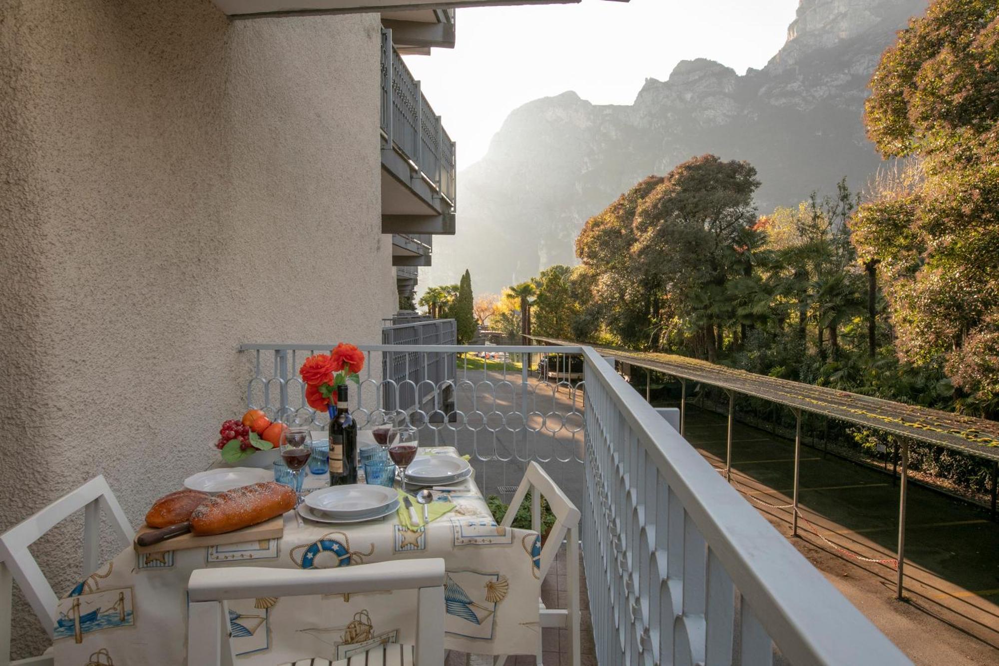 Residenza Lago D'Argento - Happy Rentals Riva del Garda Bagian luar foto